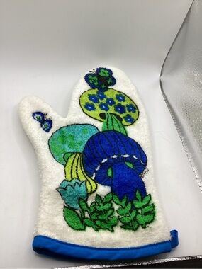 Merry Mushroom Blue Green Terrycloth Oven Mitt 1970s